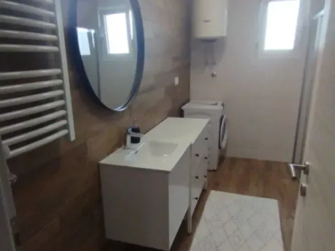 Izdavanje, trosoban stan, 100m², Zagorič, Podgorica - image 10