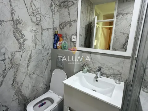 Rent, two bedroom apartment, 78m², Blok 5, Podgorica - image 10