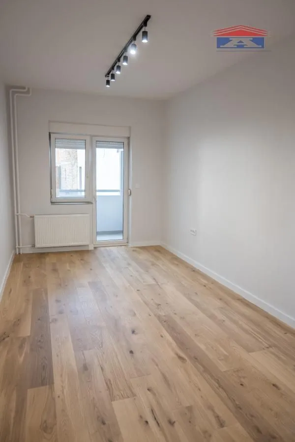 Prodaja, garsonjera, 27m², Bulevar Oslobodjenja, Novi Sad Sve Podlokacije
