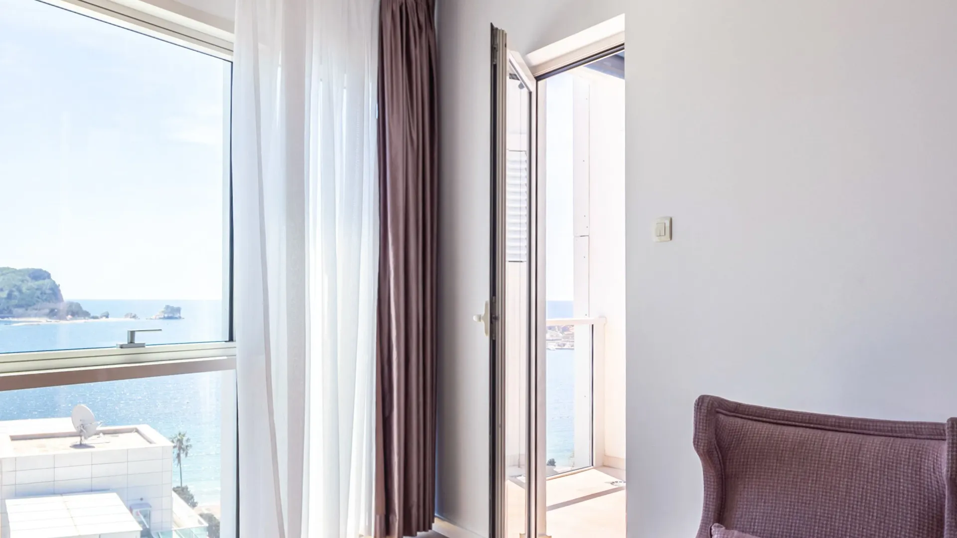 Rent, one bedroom apartment, 77m², Tre Canne, Budva