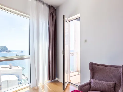 Izdavanje, jednosoban stan, 77m², Tre Canne, Budva - image 3