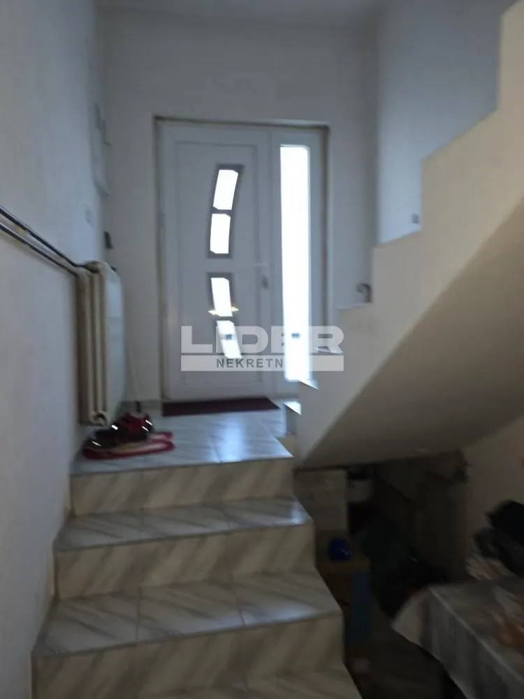 Sale, house, 247m², Voždovac Sve Podlokacije, Beograd