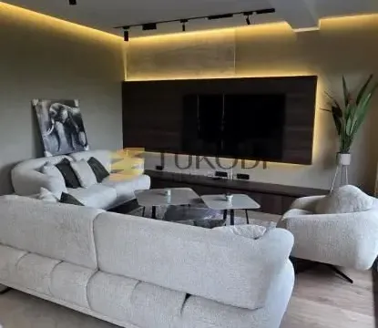 Izdavanje, trosoban stan, 82m², Olimp, Zvezdara Sve Podlokacije - image 2