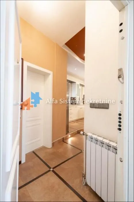 Rent, four bedroom apartment, 140m², Stari Grad, Beograd