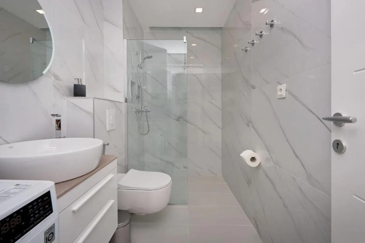 Sale, office space, 382m², Kotor, Crna Gora