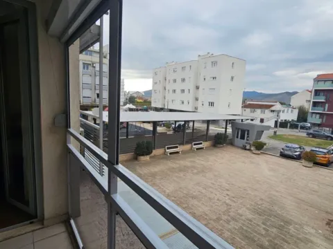Rent, one bedroom apartment, 43m², Tološka šuma, Podgorica - image 7
