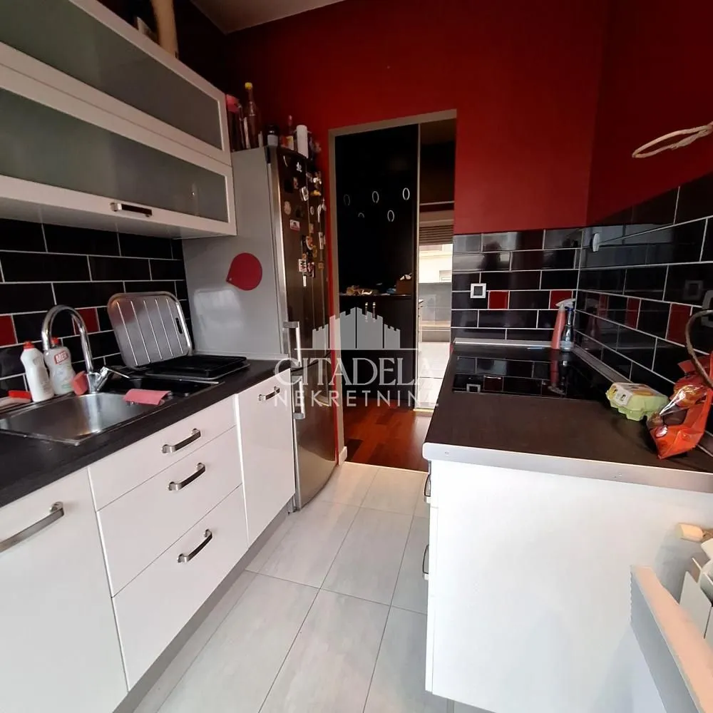 Prodaja, dvosoban stan, 60m², Stari Grad, Beograd