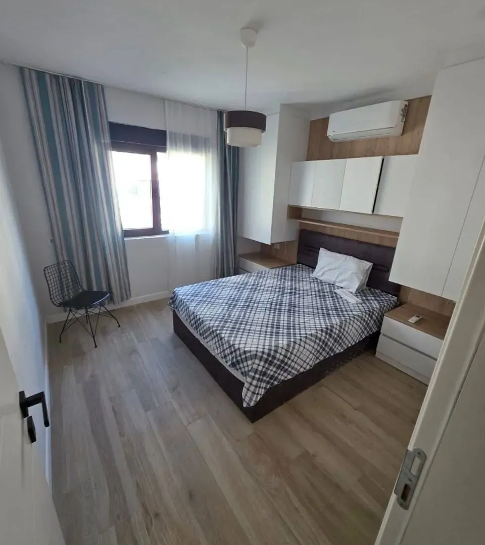 Prodaja, dvosoban stan, 49m², Centar, Tivat