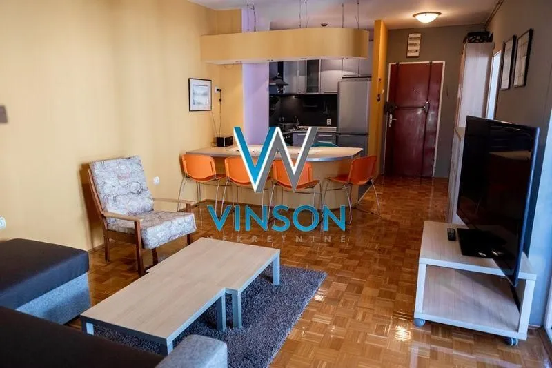 Izdavanje, dvosoban stan, 71m², Centar, Novi Sad