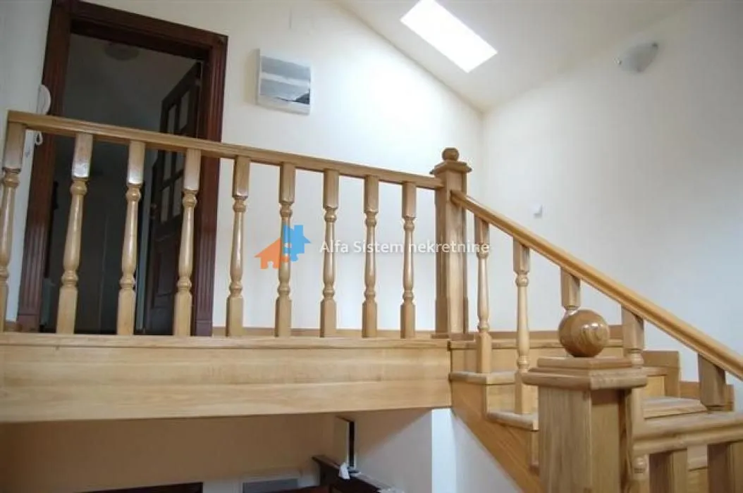 Izdavanje, stan, 300m², Savski Venac, Beograd