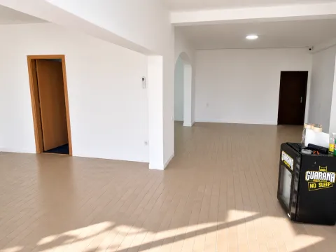 Rent, office space, 110m², Stari Aerodrom, Podgorica - image 10
