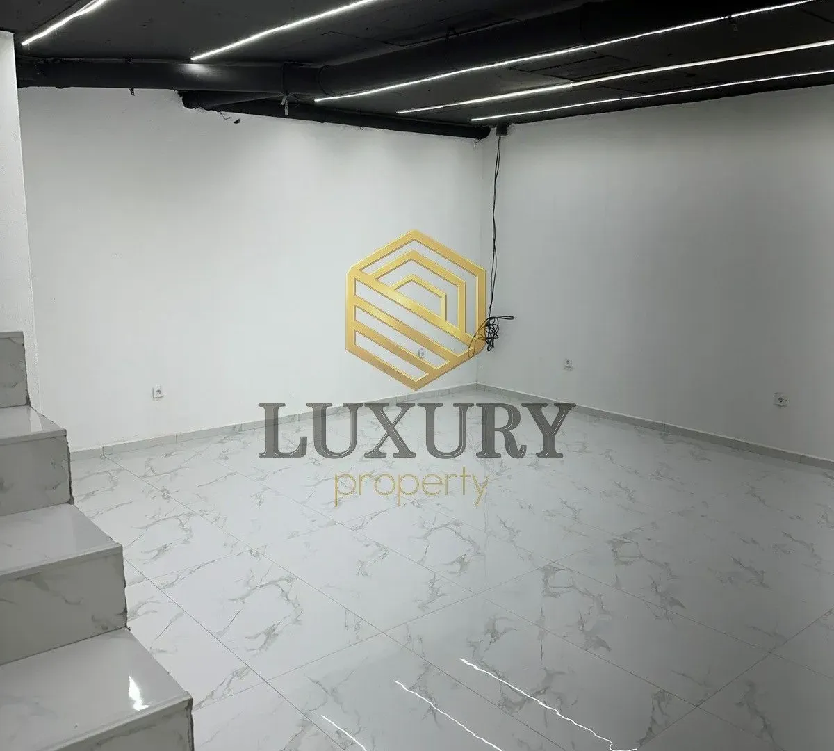 Rent, office space, 115m², Stari Aerodrom, Podgorica
