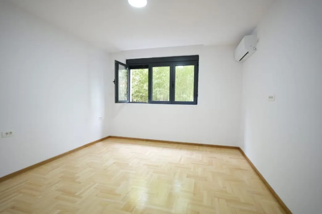 Rent, office space, 95m², Podgorica, Crna Gora