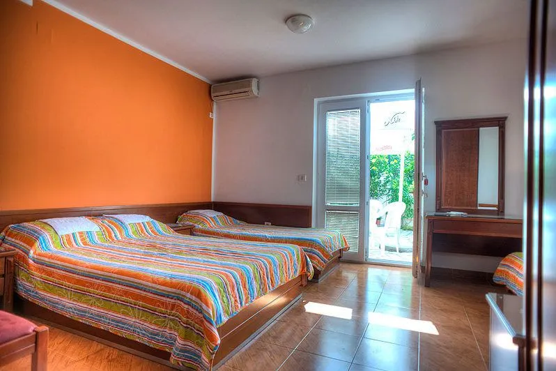 Prodaja, ugostiteljski objekat, 600m², Bečići, Budva