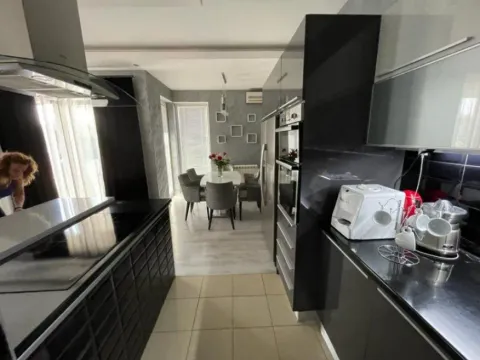 Prodaja, kuća, 342m², Stari Banovci, Stara Pazova - image 2