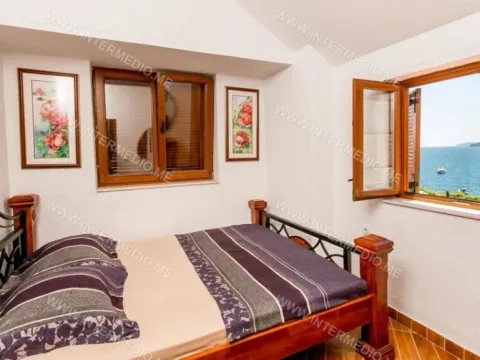 Sale, two bedroom apartment, 68m², Centar, Herceg Novi - image 2