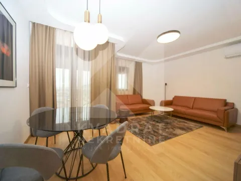 Izdavanje, dvosoban stan, 74m², City Kvart, Podgorica - image 1