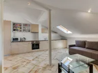 Izdavanje, dvosoban stan, 70m², Centar, Budva - image 7