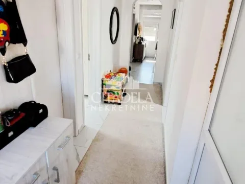 Prodaja, kuća, 313m², Jajinci, Voždovac Sve Podlokacije - image 11