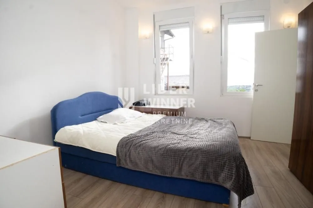 Sale, three bedroom apartment, 70m², Resnik, Beograd