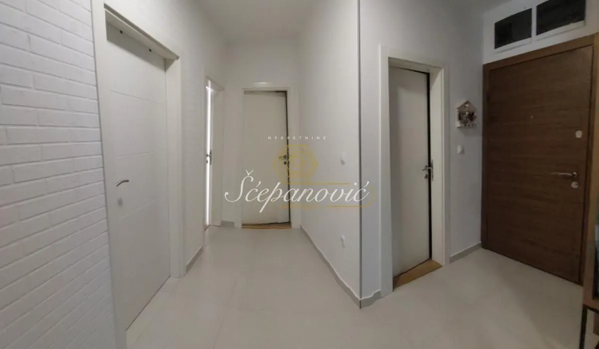 Prodaja, dvosoban stan, 56m², Rotkvarija, Novi Sad Sve Podlokacije