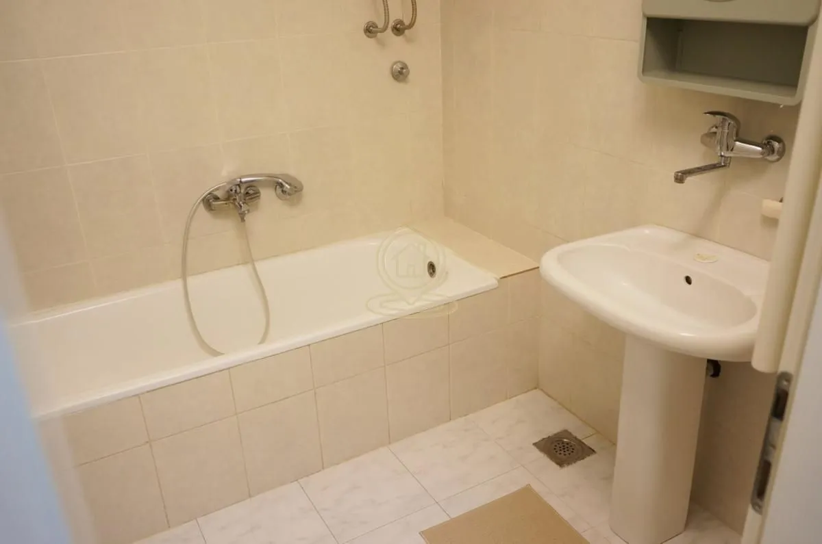 Rent, two bedroom apartment, 66m², Vračar Sve Podlokacije, Beograd