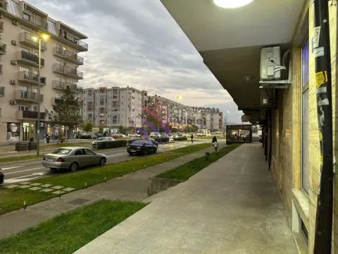 Rent, office space, 115m², Stari Aerodrom, Podgorica - image 9