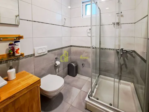 Prodaja, kuća, 190m², Bar, Crna Gora - image 13