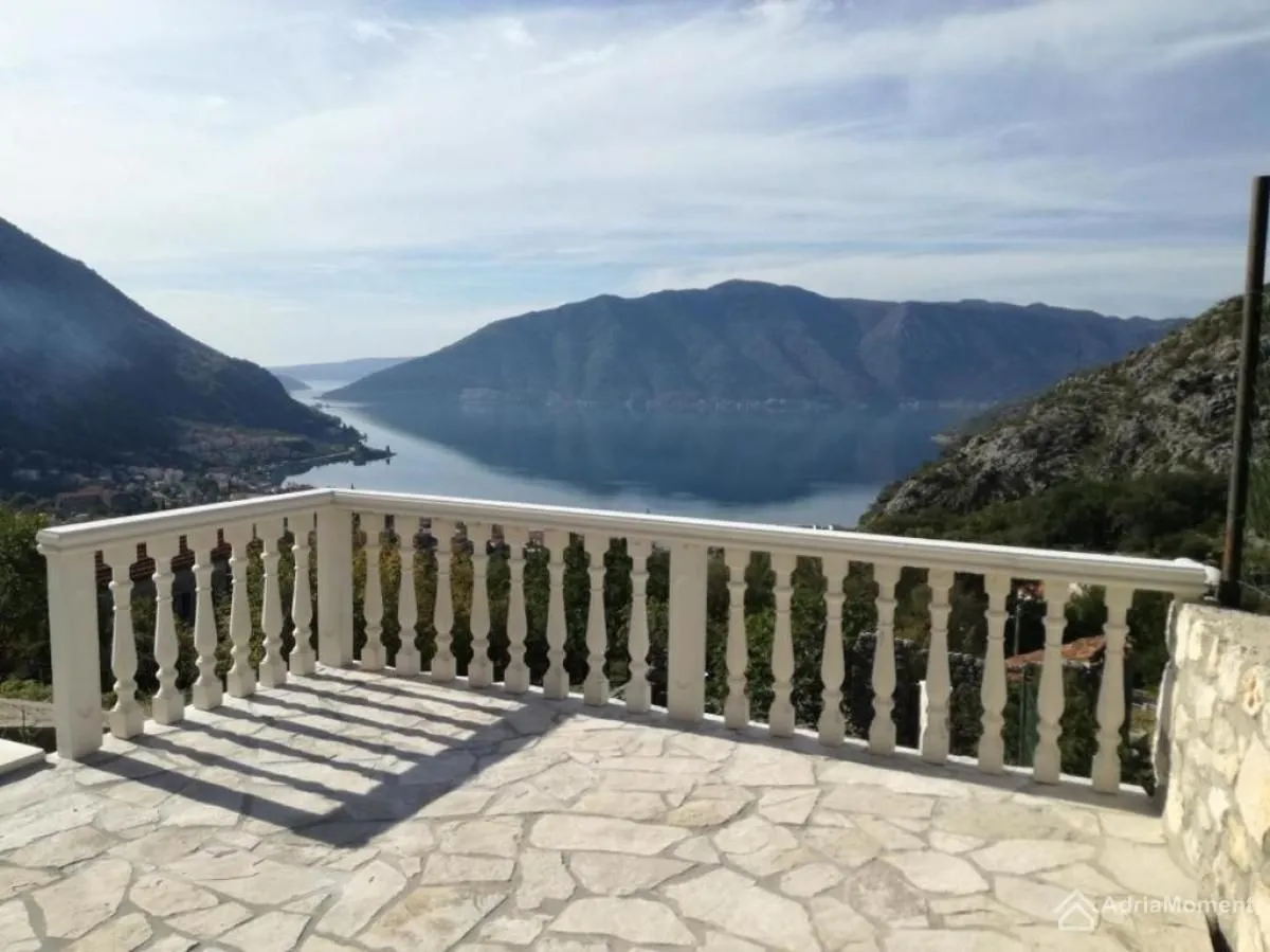 Sale, house, 103m², Risan, Kotor