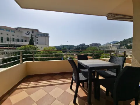 Rent, two bedroom apartment, 110m², Bečići, Budva - image 7