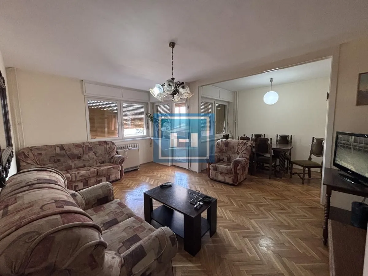 Prodaja, trosoban stan, 75m², Strelište, Jagodina