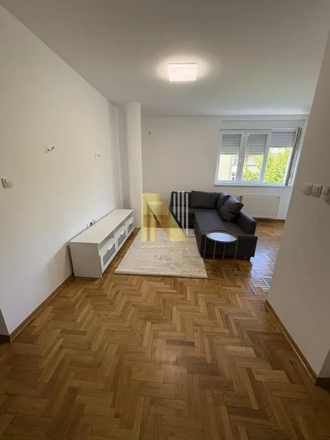 Izdavanje, dvosoban stan, 57m², Socijalno, Novi Sad Sve Podlokacije