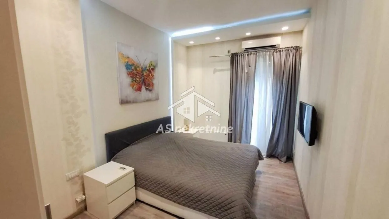 Rent, two bedroom apartment, 42m², Palata Pravde, Beograd