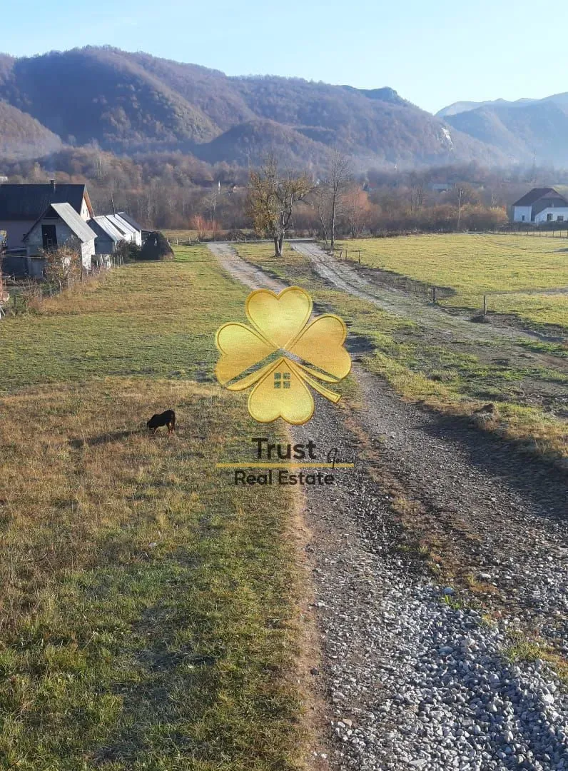 Prodaja, plac, 700m², Drijenak, Kolašin