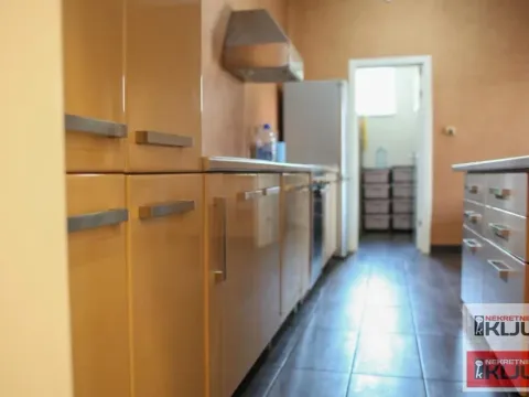 Rent, house, 1000m², Kać, Novi Sad Sve Podlokacije - image 50