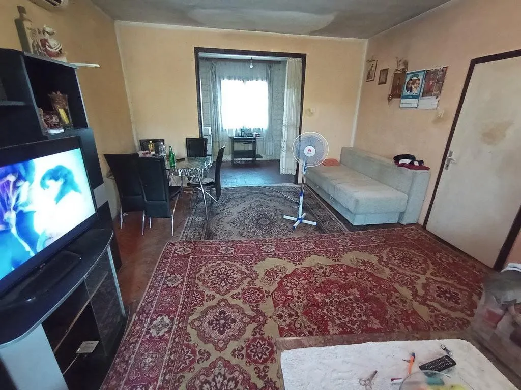Sale, house, 300m², Tološi, Podgorica