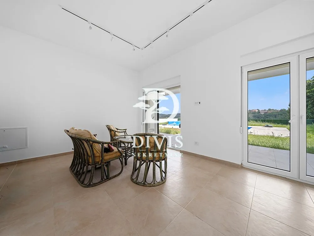 Prodaja, kuća, 203m², Nemenikuće, Sopot