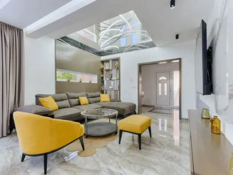 Izdavanje, kuća, 166m², Dobre Vode, Bar - image 8