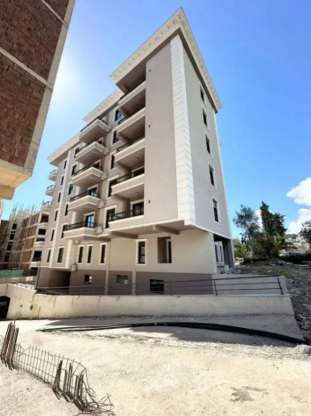 Prodaja, dvosoban stan, 69m², Šušanj, Bar