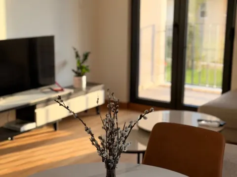 Izdavanje, dvosoban stan, 61m², Tološi, Podgorica - image 5