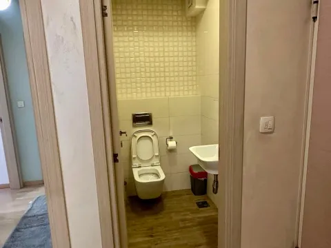 Izdavanje, trosoban stan, 76m², City Kvart, Podgorica - image 11