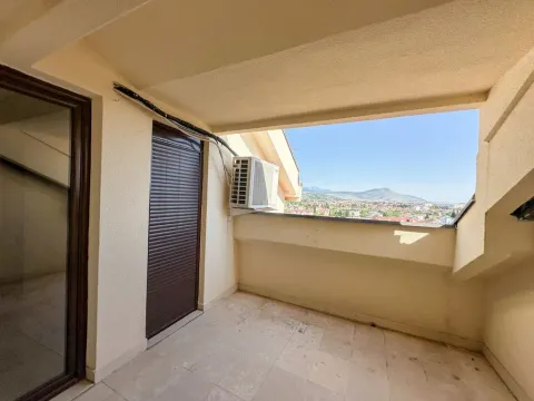 Izdavanje, kuća, 250m², Gorica C, Podgorica - image 17