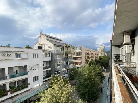 Rent, two bedroom apartment, 95m², Podgorica, Crna Gora - image 7