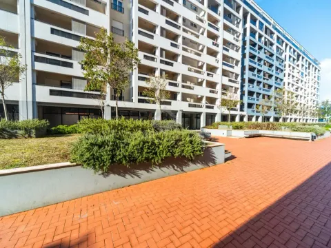 Prodaja, poslovni prostor, 324m², Master Kvart, Podgorica - image 1