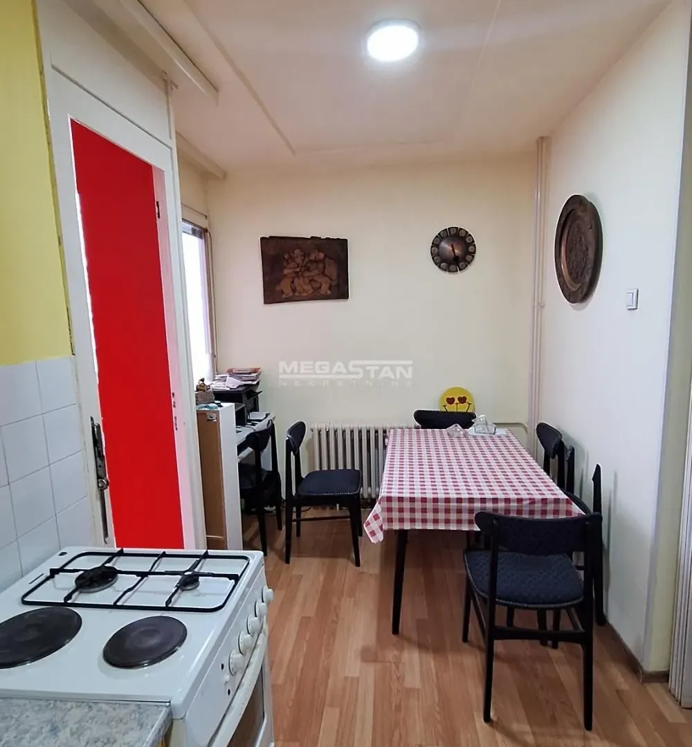 Prodaja, dvosoban stan, 64m², Novi Beograd Blok 62, Novi Beograd Sve Podlokacije