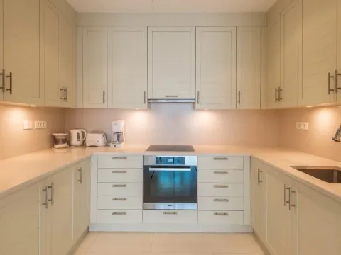 Prodaja, dvosoban stan, 148m², Tivat, Crna Gora - image 3