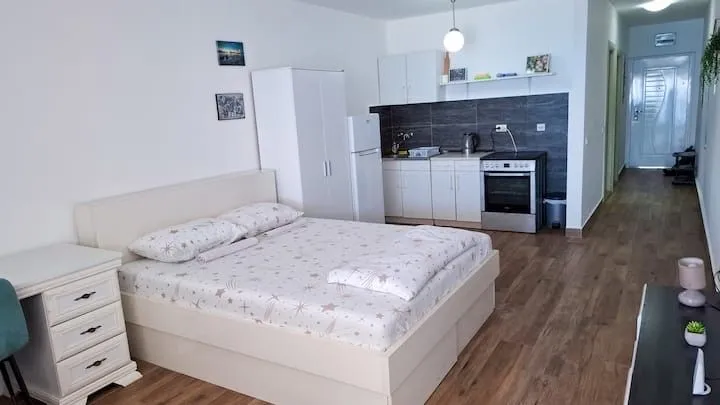 Prodaja, jednosoban stan, 50m², Pinješ, Ulcinj