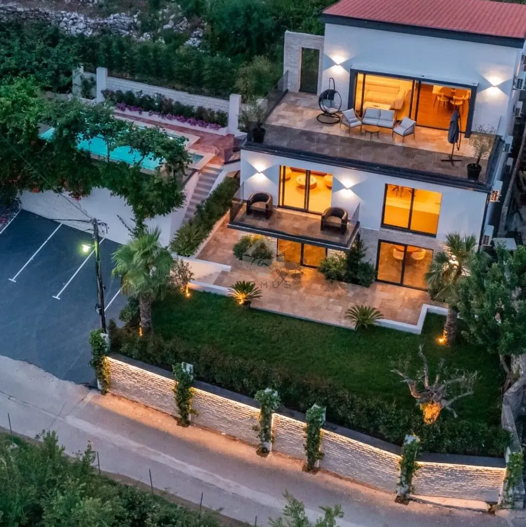 Rent, house, 300m², Budva, Crna Gora