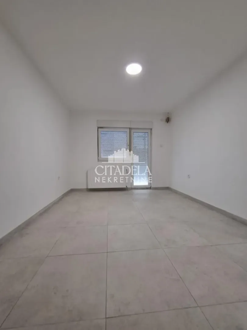 Izdavanje, trosoban stan, 85m², Čukarica, Beograd