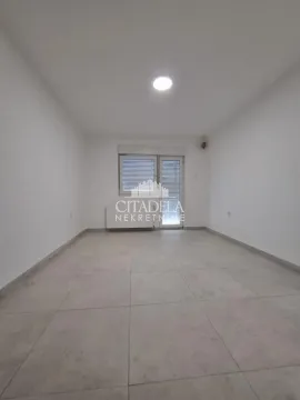 Izdavanje, trosoban stan, 85m², Čukarica, Beograd - image 7